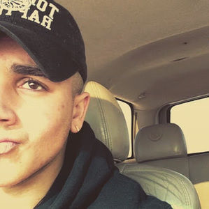 Meet your Posher, Troy